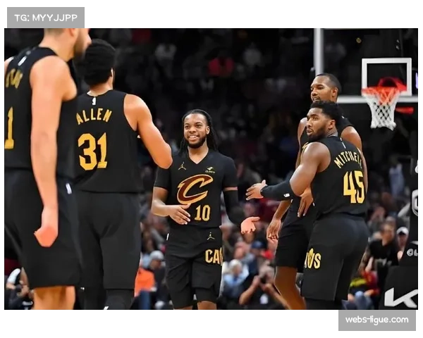 即时:步行者请求暂停,此前“Fist”战术被骑士识破导致抢断快攻 即时:步行者请求暂停,此前“Fist”战术被骑士识破导致抢断快攻